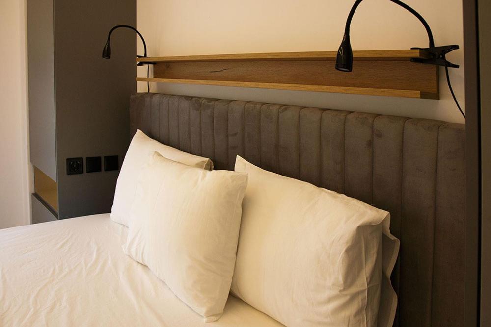 P J Luxury Suites 塞雷 外观 照片