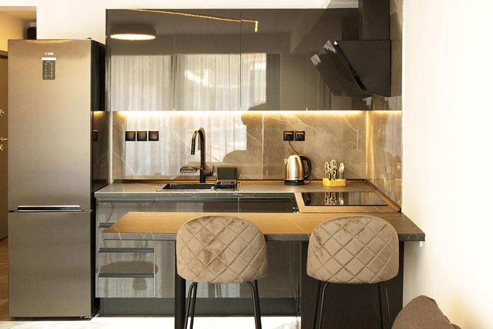 P J Luxury Suites 塞雷 外观 照片
