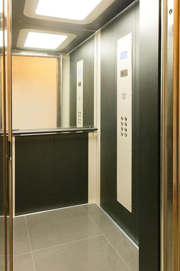 P J Luxury Suites 塞雷 外观 照片