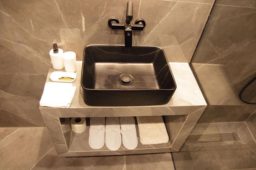 P J Luxury Suites 塞雷 外观 照片