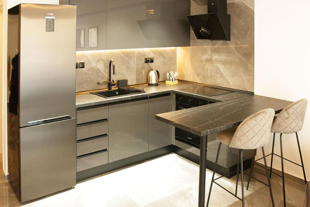 P J Luxury Suites 塞雷 外观 照片